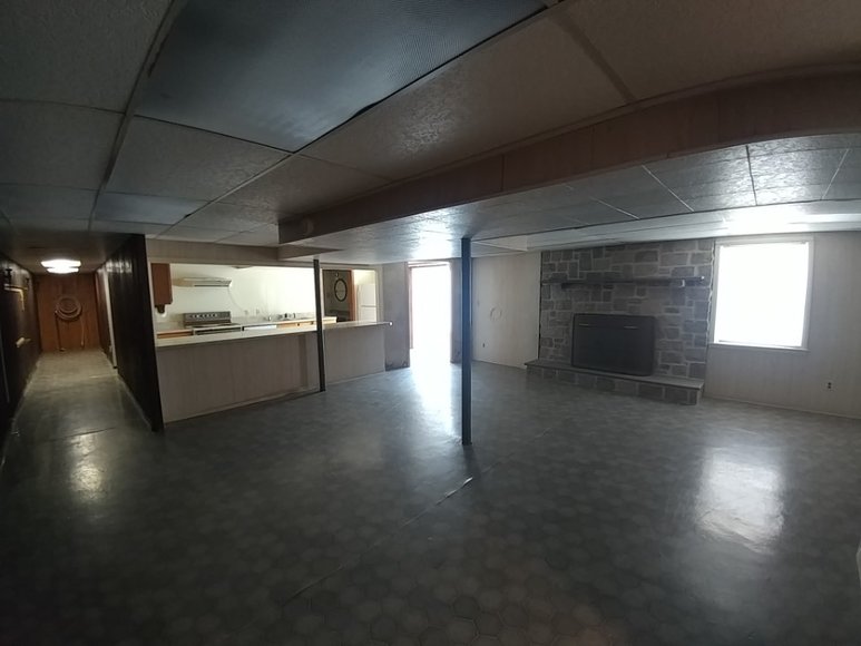 Image for RENOWNED KNIFE MAKER RAYMOND BEERS DOWNSIZING
PUBLIC AUCTION - BALTIMORE CO. MD.