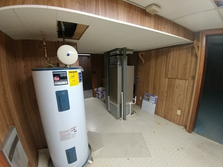 Image for RENOWNED KNIFE MAKER RAYMOND BEERS DOWNSIZING
PUBLIC AUCTION - BALTIMORE CO. MD.