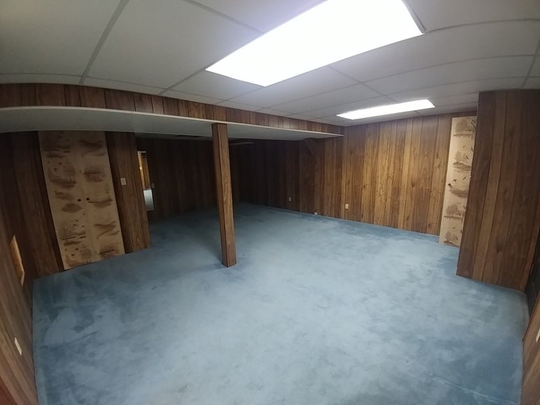 Image for RENOWNED KNIFE MAKER RAYMOND BEERS DOWNSIZING
PUBLIC AUCTION - BALTIMORE CO. MD.