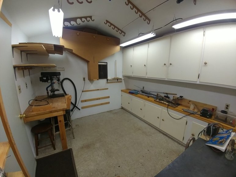 Image for RENOWNED KNIFE MAKER RAYMOND BEERS DOWNSIZING
PUBLIC AUCTION - BALTIMORE CO. MD.