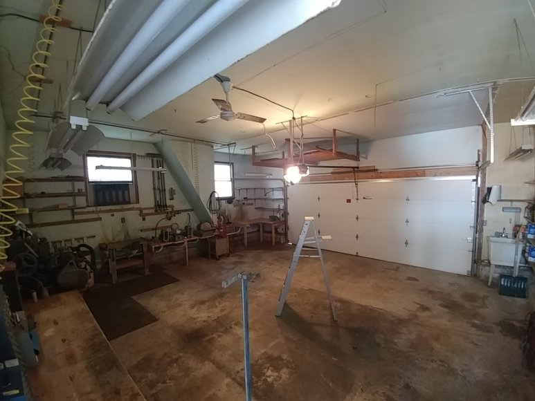 Image for RENOWNED KNIFE MAKER RAYMOND BEERS DOWNSIZING
PUBLIC AUCTION - BALTIMORE CO. MD.