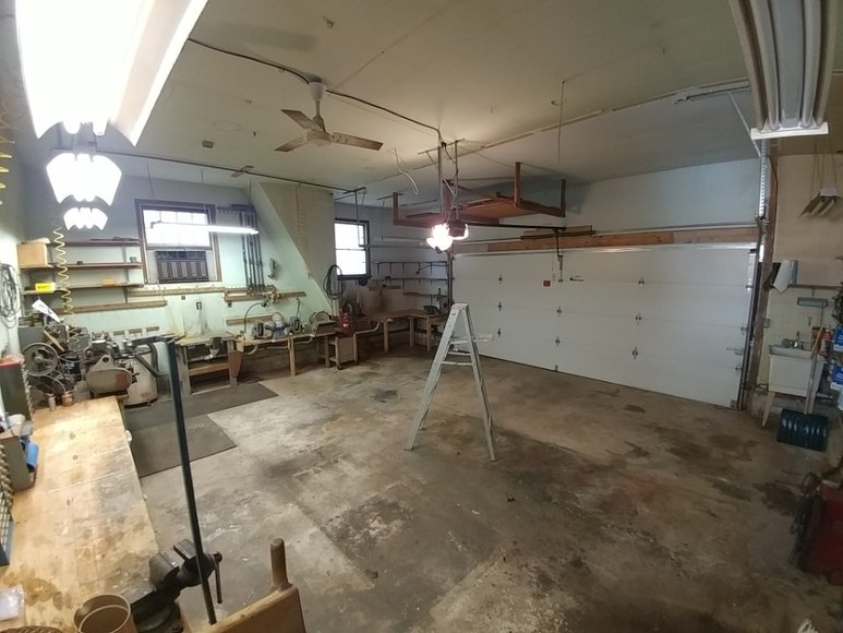 Image for RENOWNED KNIFE MAKER RAYMOND BEERS DOWNSIZING
PUBLIC AUCTION - BALTIMORE CO. MD.