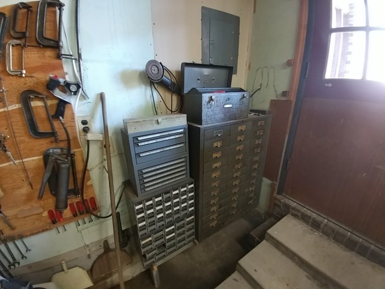 Image for RENOWNED KNIFE MAKER RAYMOND BEERS DOWNSIZING
PUBLIC AUCTION - BALTIMORE CO. MD.