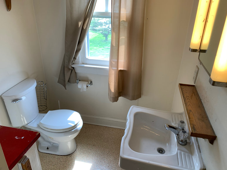 Image for 3 BR/1.5 BA Home in Downtown Berryville, VA (Clarke County)--SELLS to the HIGHEST BIDDER!!