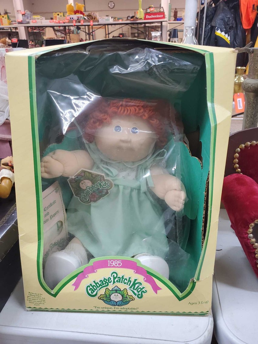 Image for Vehicle, Coins, Furniture, Collectibles-Main Front