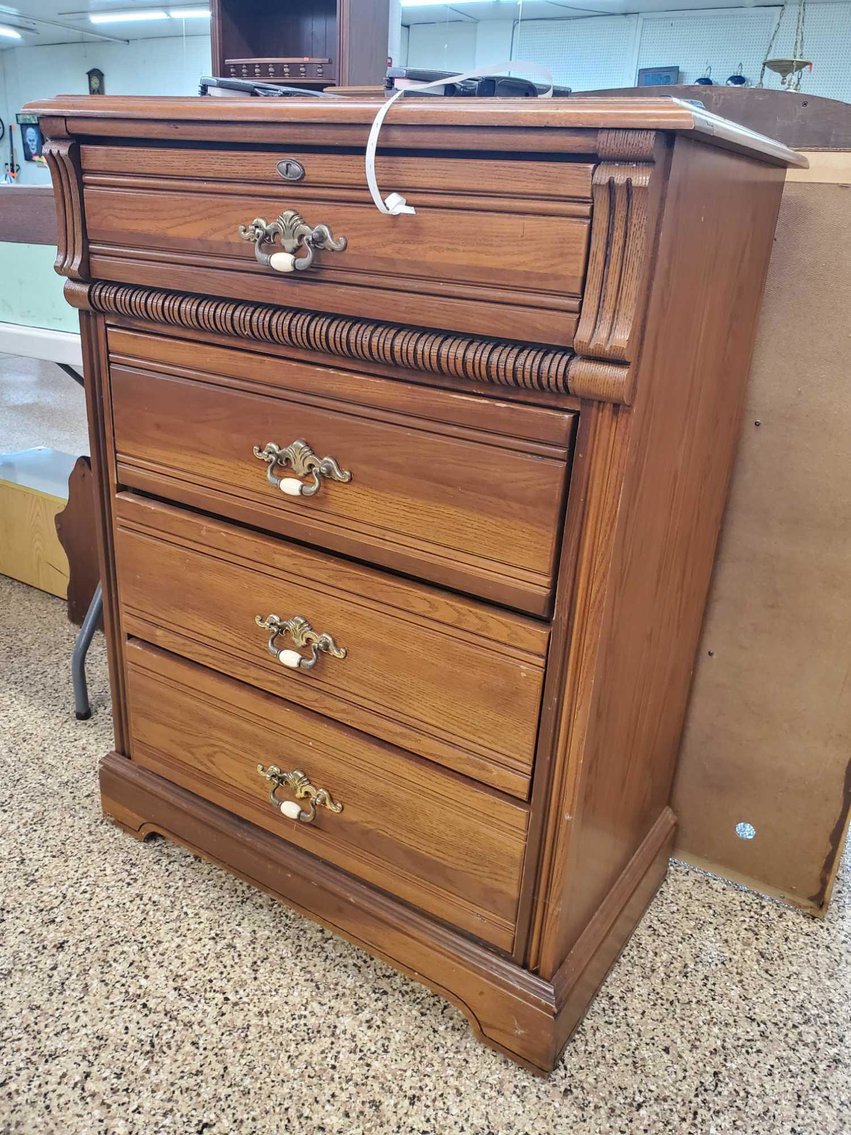 Image for Vehicle, Coins, Furniture, Collectibles-Main Front