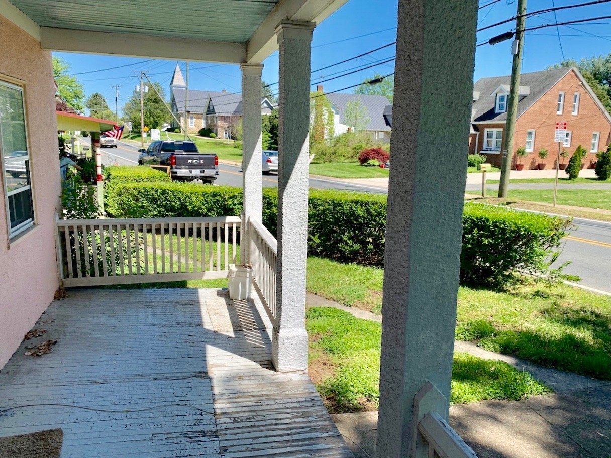 Image for 3 BR/1.5 BA Home on .35 +/- Acre Lot in the Town of Hamilton, VA--SELLS to the HIGHEST BIDDER!!