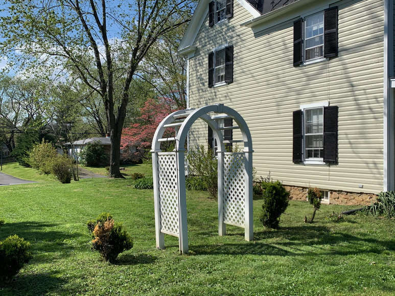 Image for JUN 19 Stately 3 BR/2.5 BA Home on 1.28 +/- Acre Lot in Hamilton, VA--SELLS to the HIGHEST BIDDER!!