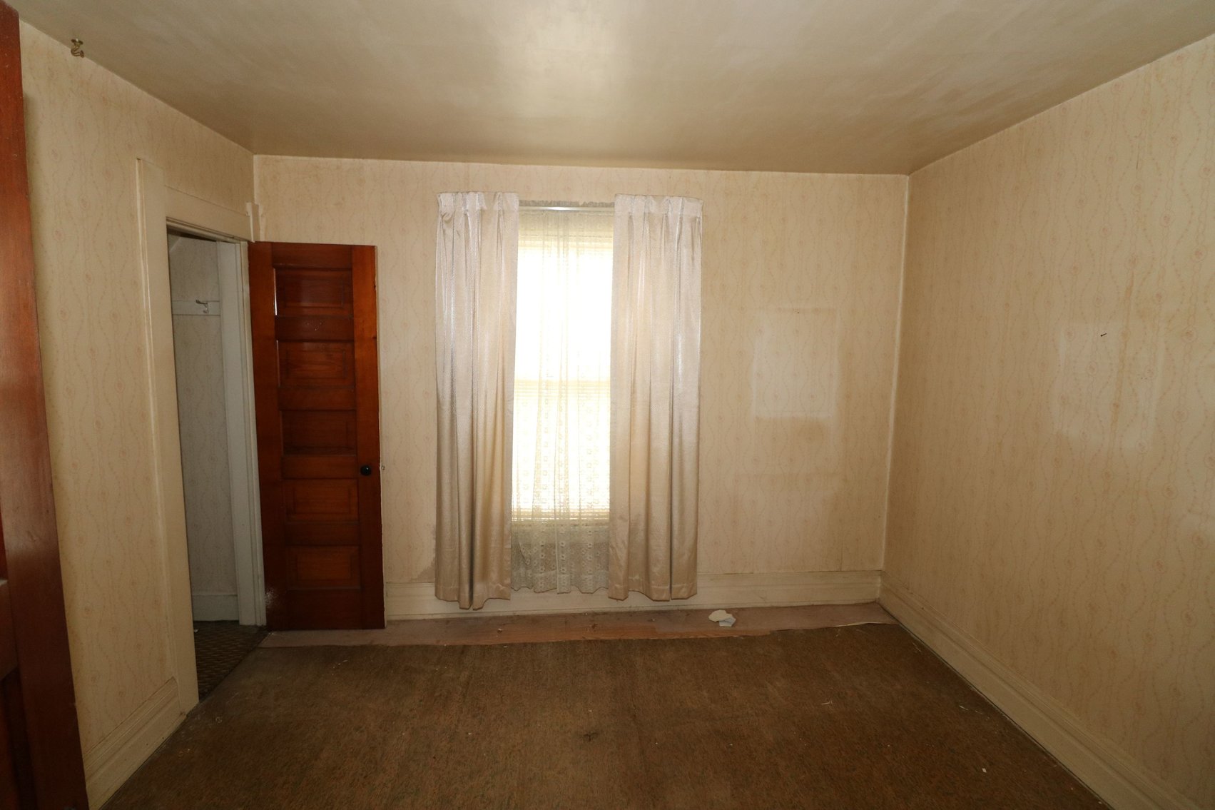 Image for ABSOLUTE AUCTION! - 736 Parker Avenue