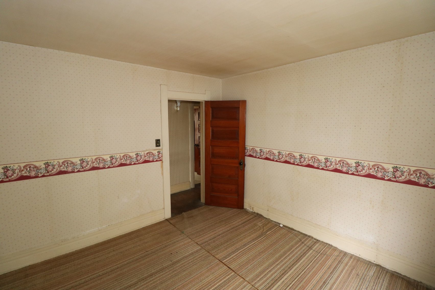 Image for ABSOLUTE AUCTION! - 736 Parker Avenue