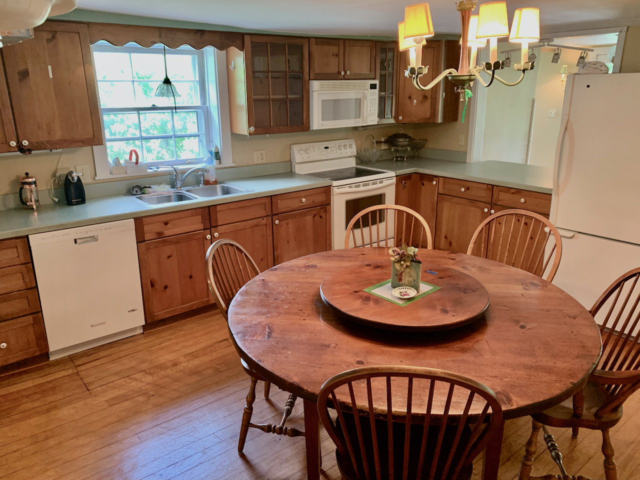 Image for Stately 3 BR/2.5 BA Home on 1.28 +/- Acre Lot in Hamilton, VA--SELLS to the HIGHEST BIDDER!!