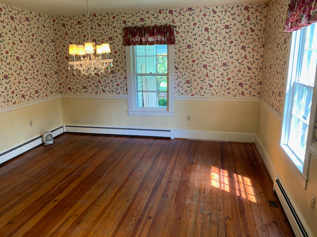 Image for Stately 3 BR/2.5 BA Home on 1.28 +/- Acre Lot in Hamilton, VA--SELLS to the HIGHEST BIDDER!!