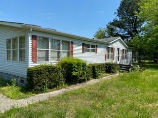 Image for UNDER CONTRACT - 3 BR / 2 BA - Double Wide Manufactured Home – Detached Garage - 74 Cypress Lane, Topping, VA 23169