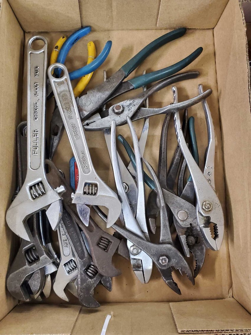 Image for 1957 Chevy Bel Air, 2018 Buick Enclave, Furniture, Collectibles, Household-Algoma