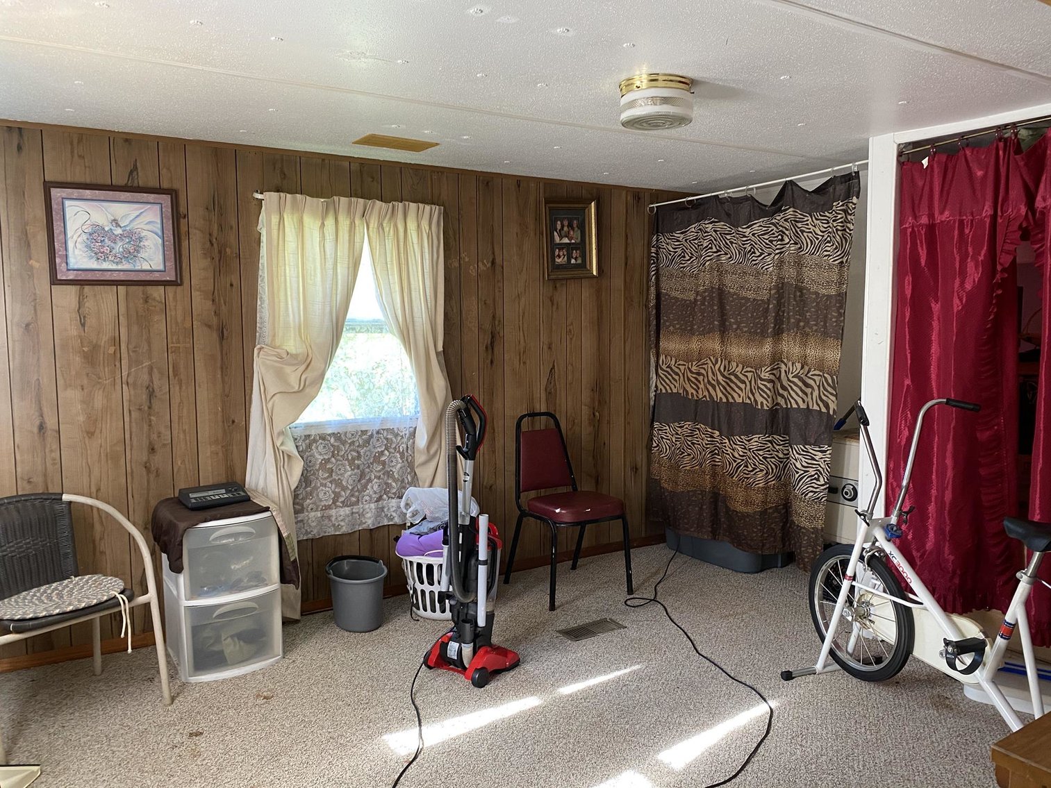 Image for Furnished Mobile Home Sold to the Highest Bidder