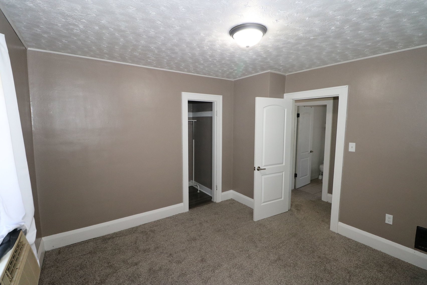 Image for MINIMUM BID AUCTION! $19,000 - 615 Waverly Avenue