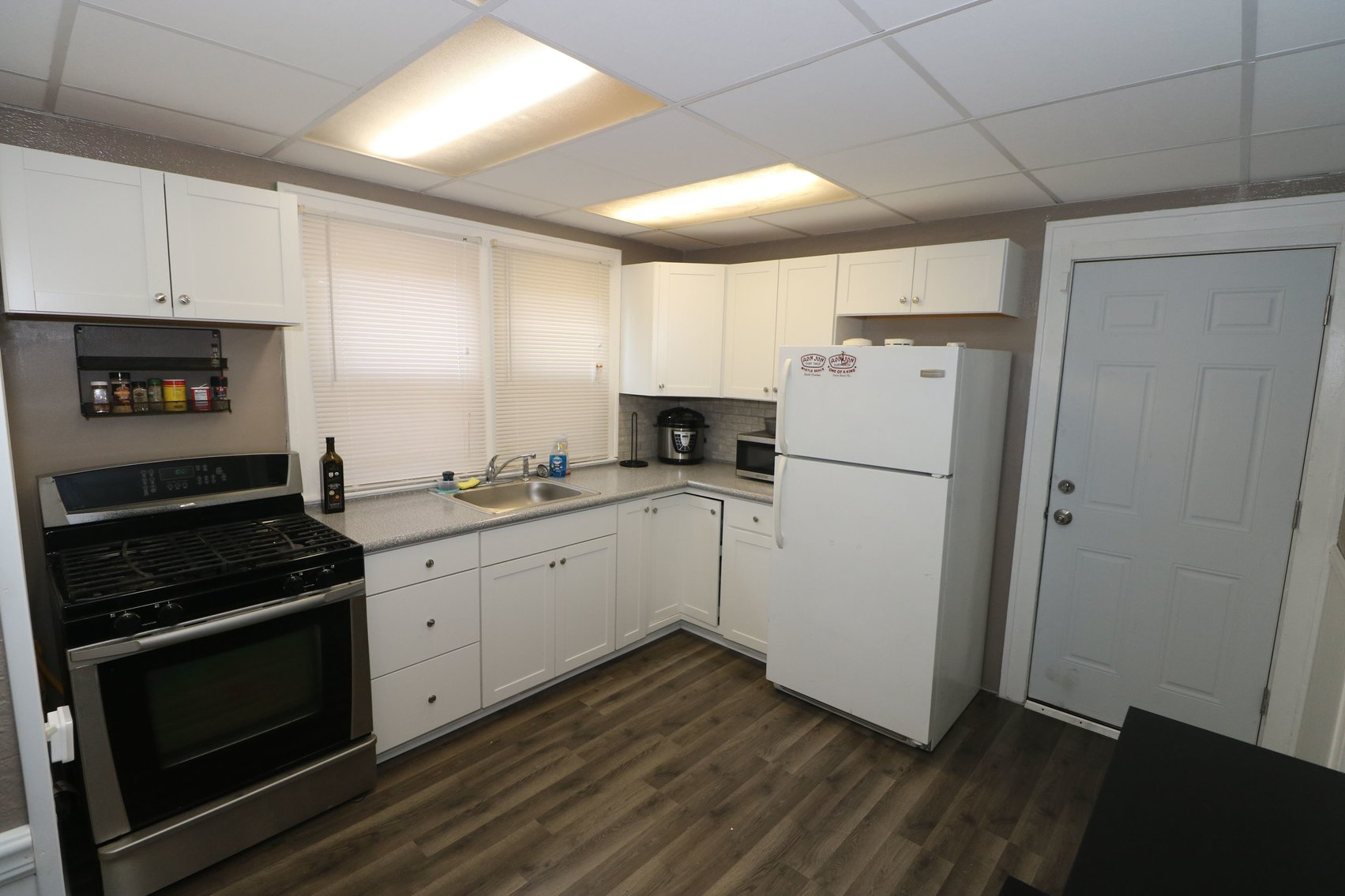 Image for MINIMUM BID AUCTION! $19,000 - 615 Waverly Avenue