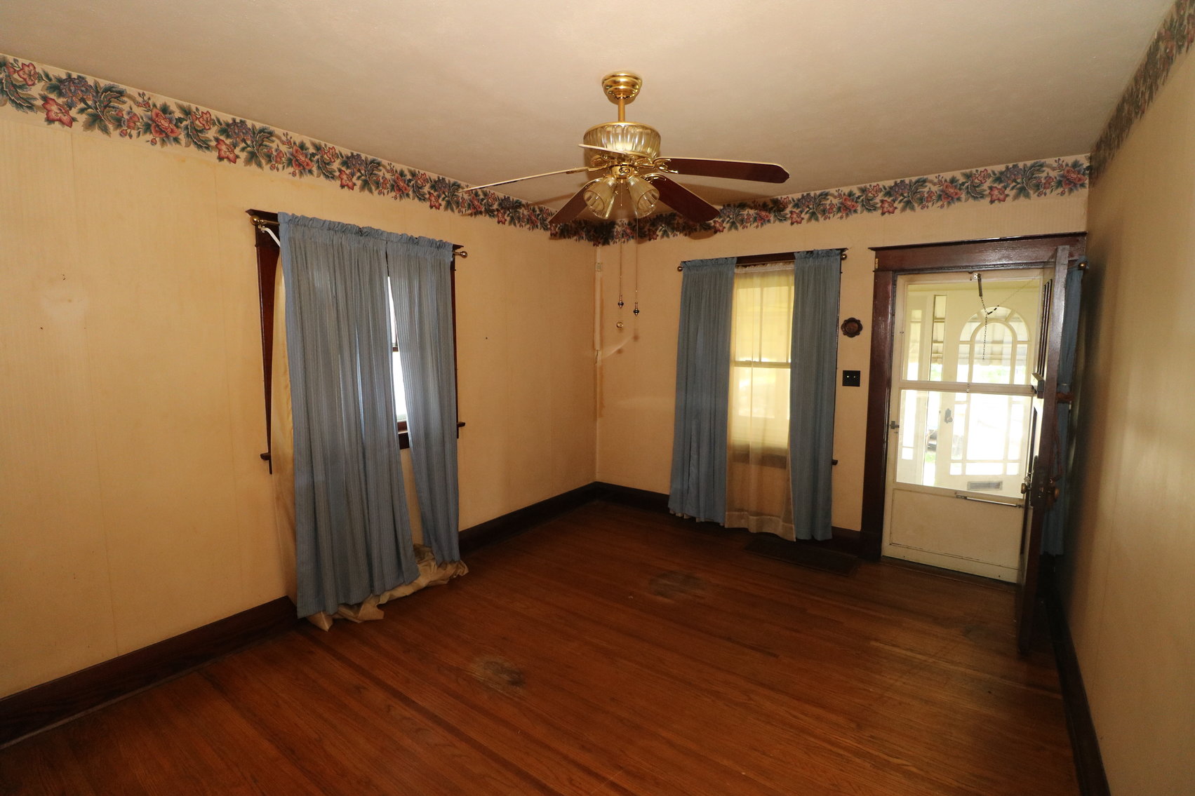 Image for ABSOLUTE AUCTION! - 729 Geneva Avenue