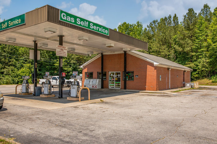 Image for Operational Convenience Store w/Fuel Island on 1.23 +/- Acres--SELLING to the HIGHEST BIDDER!!