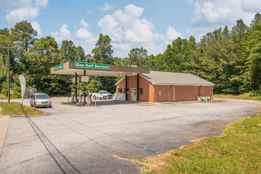 Image for Operational Convenience Store w/Fuel Island on 1.23 +/- Acres--SELLING to the HIGHEST BIDDER!!