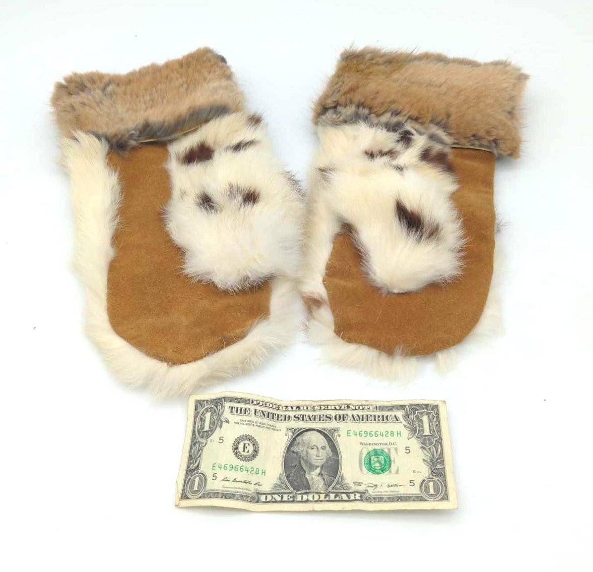 Image for Hannah's Attic Online Auction