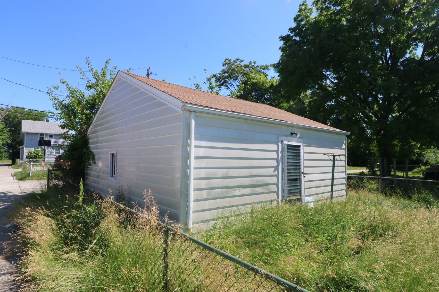 Image for ABSOLUTE AUCTION! 317 East Lake Street