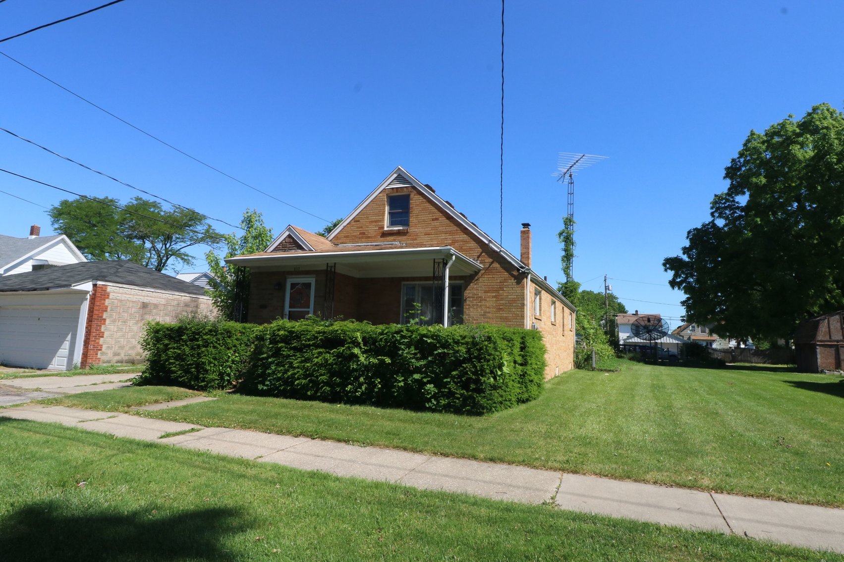 Image for ABSOLUTE AUCTION! 317 East Lake Street