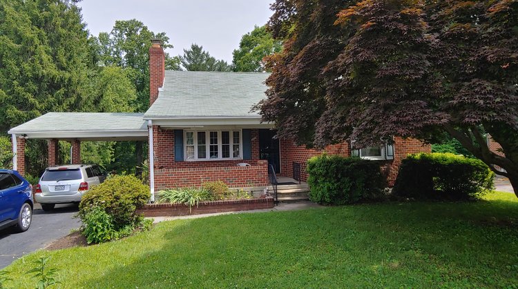 4 BR, 2 1/2 BATH ON 0.73+/- ACRE LOT