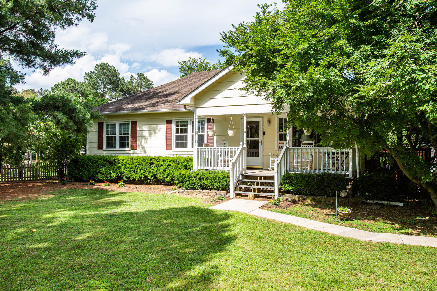 3 BR/2.5 BA Home w/13 Stall Barn 17.47 +/ Acres and Two 2 Acre
