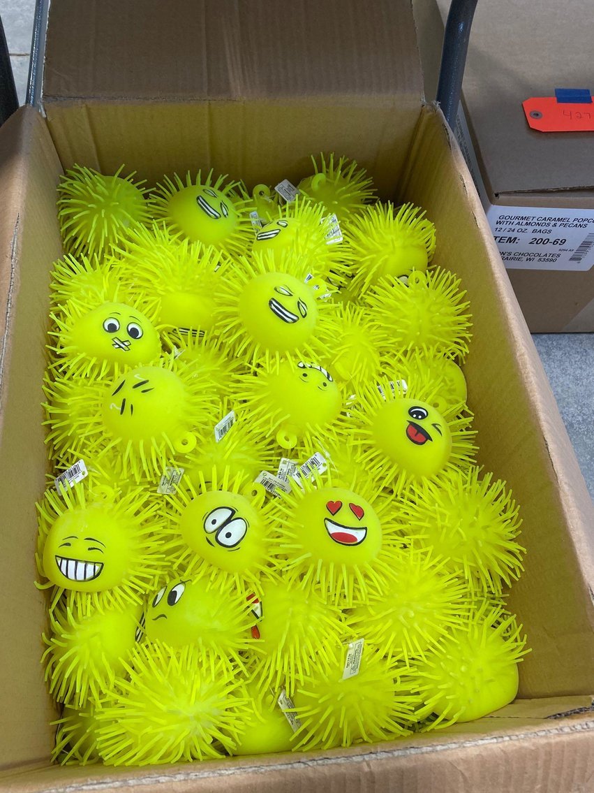 Image for Furniture, Collectibles, Household-New building North