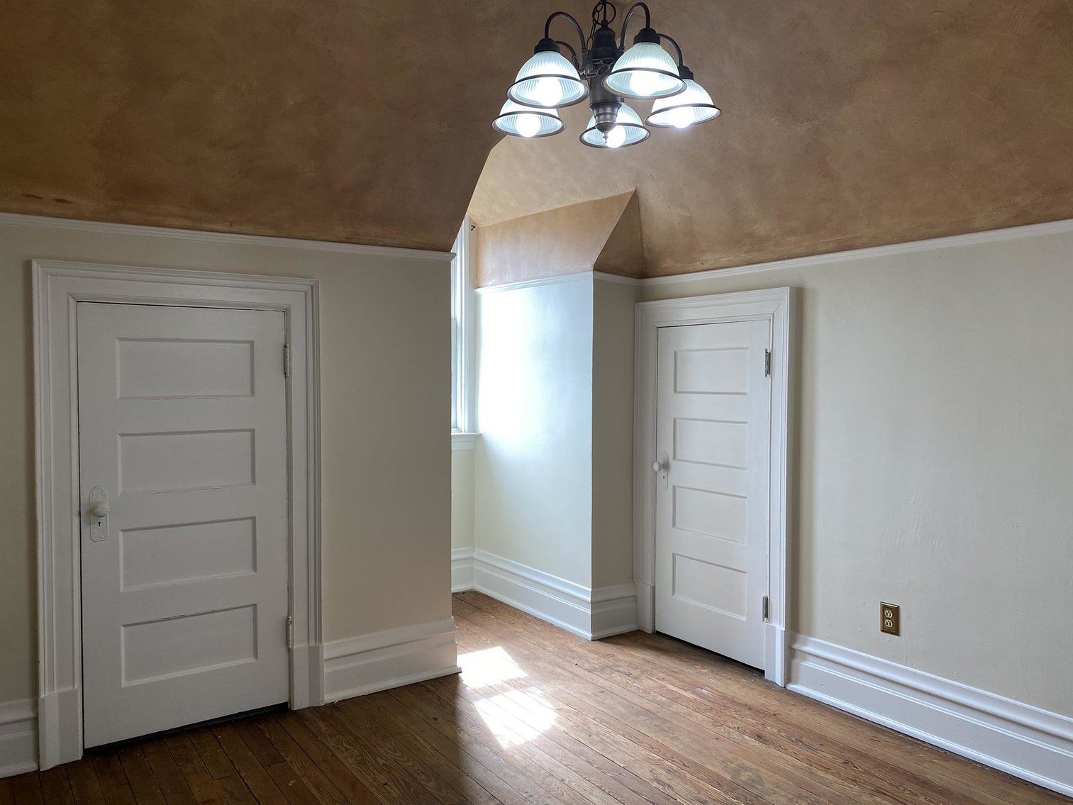 Image for Must-See 6 Bedroom Chateauesque Home