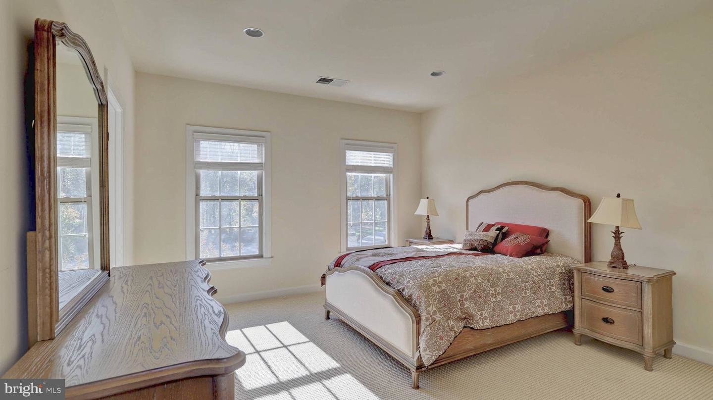 Image for Vienna Maymont Mansion, Online Auction