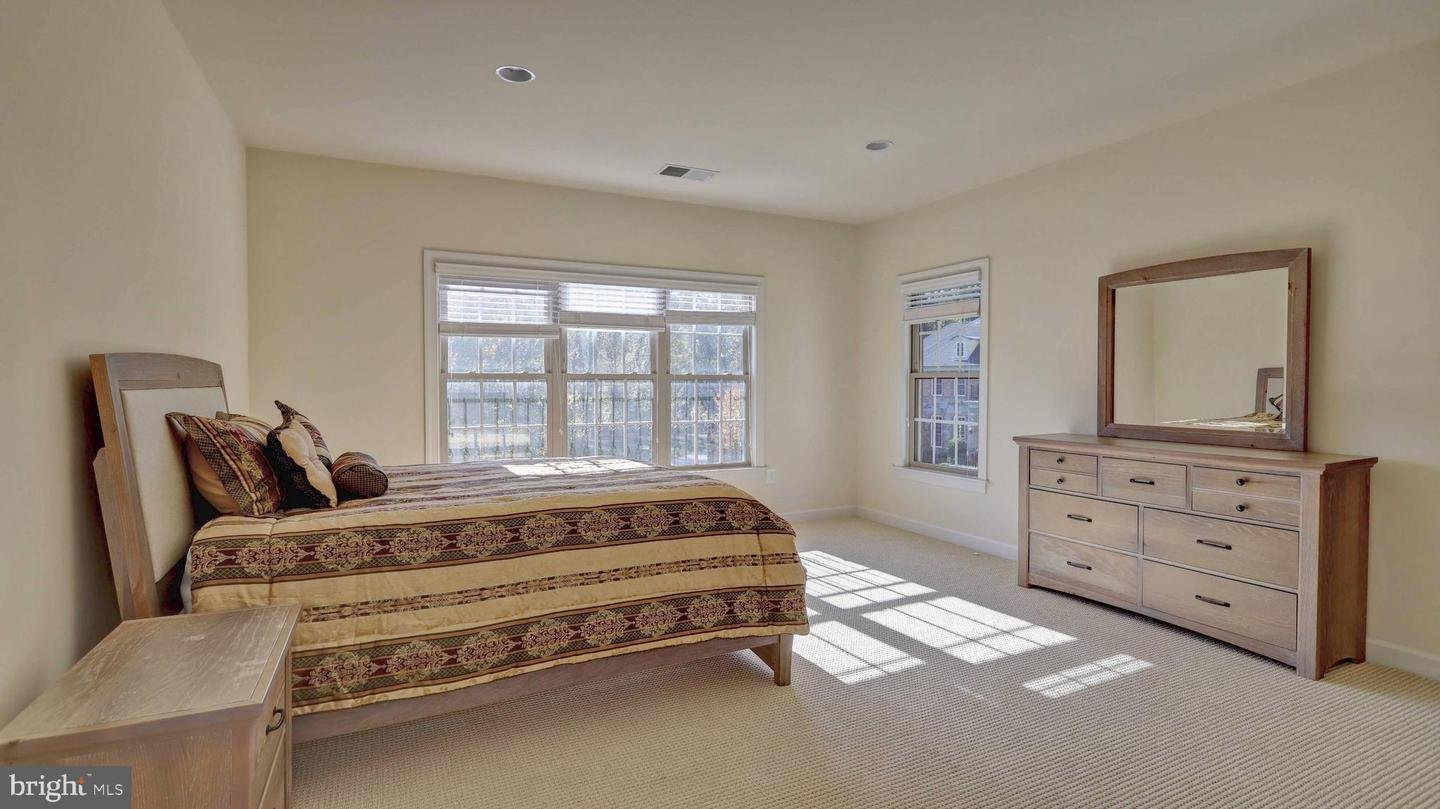 Image for Vienna Maymont Mansion, Online Auction