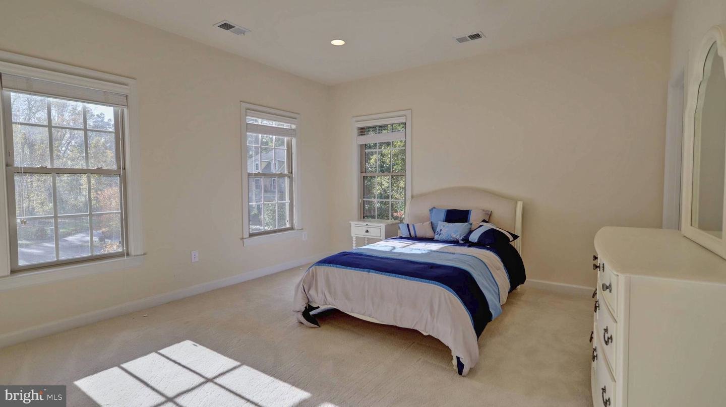 Image for Vienna Maymont Mansion, Online Auction