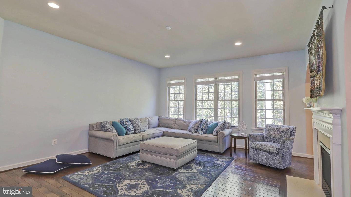 Image for Vienna Maymont Mansion, Online Auction