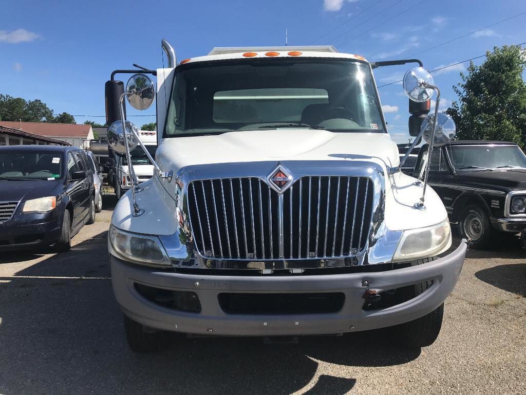 Image for Public Virtual Auto Auction Ring 2: Lot 56 of 94 - 2013 International DuraStar 4300 Truck