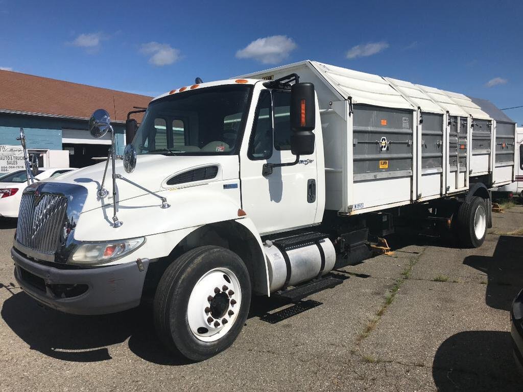 Image for Public Virtual Auto Auction Ring 2: Lot 56 of 94 - 2013 International DuraStar 4300 Truck