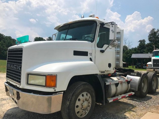 Image for Public Virtual Auto Auction Ring 2: Lot 65 of 94 - 2003 Mack CH613 Truck