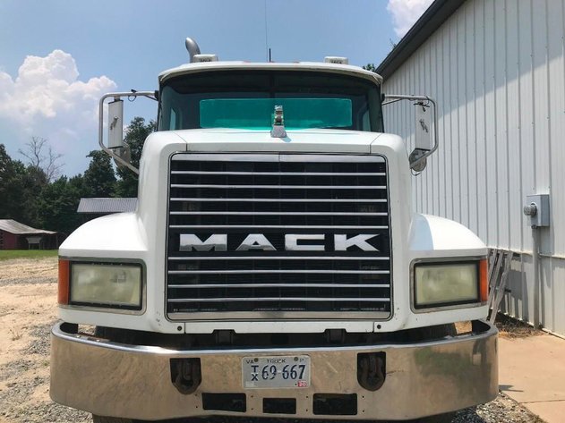 Image for Public Virtual Auto Auction Ring 2: Lot 65 of 94 - 2003 Mack CH613 Truck