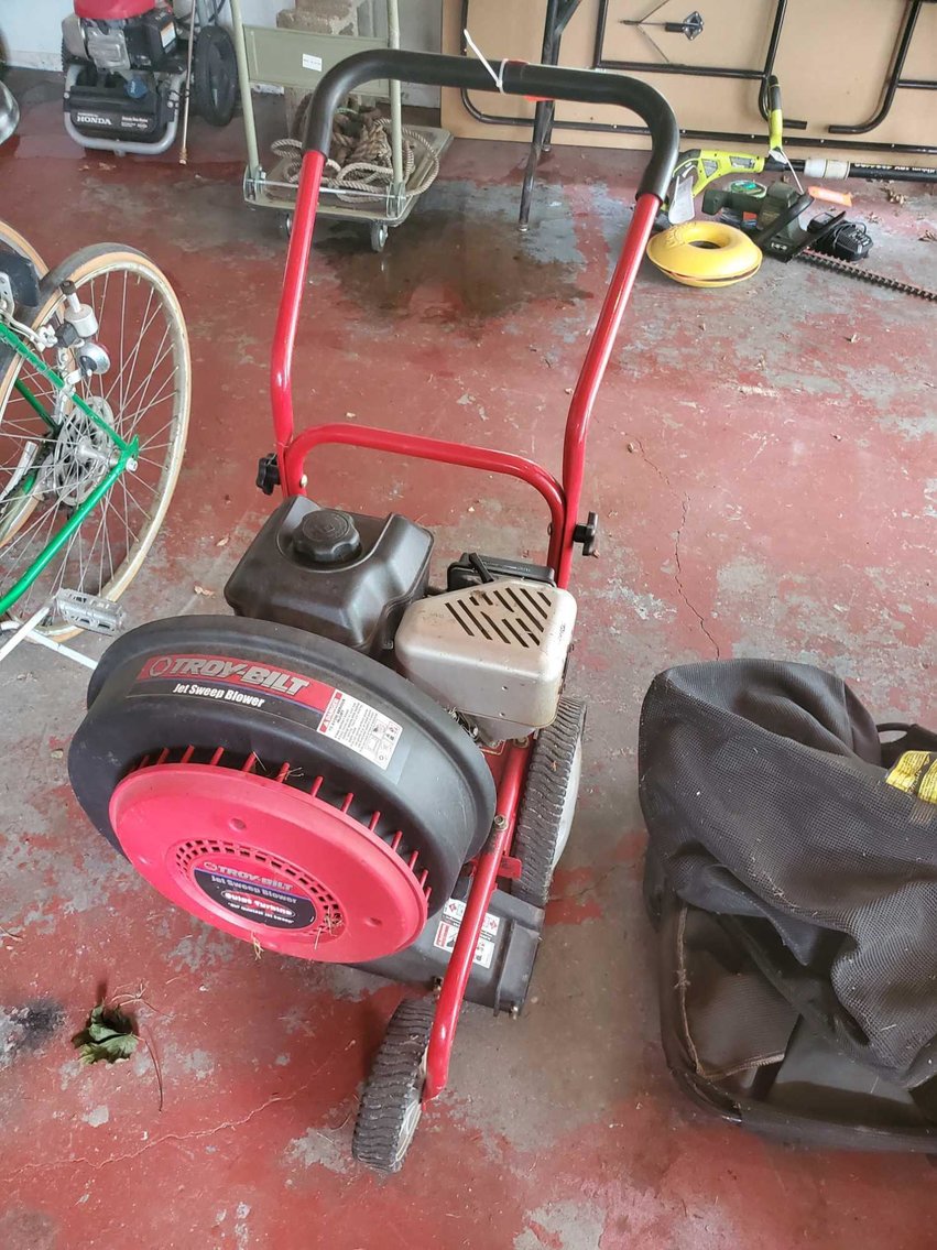 Image for Furniture, Collectibles, Riding mower