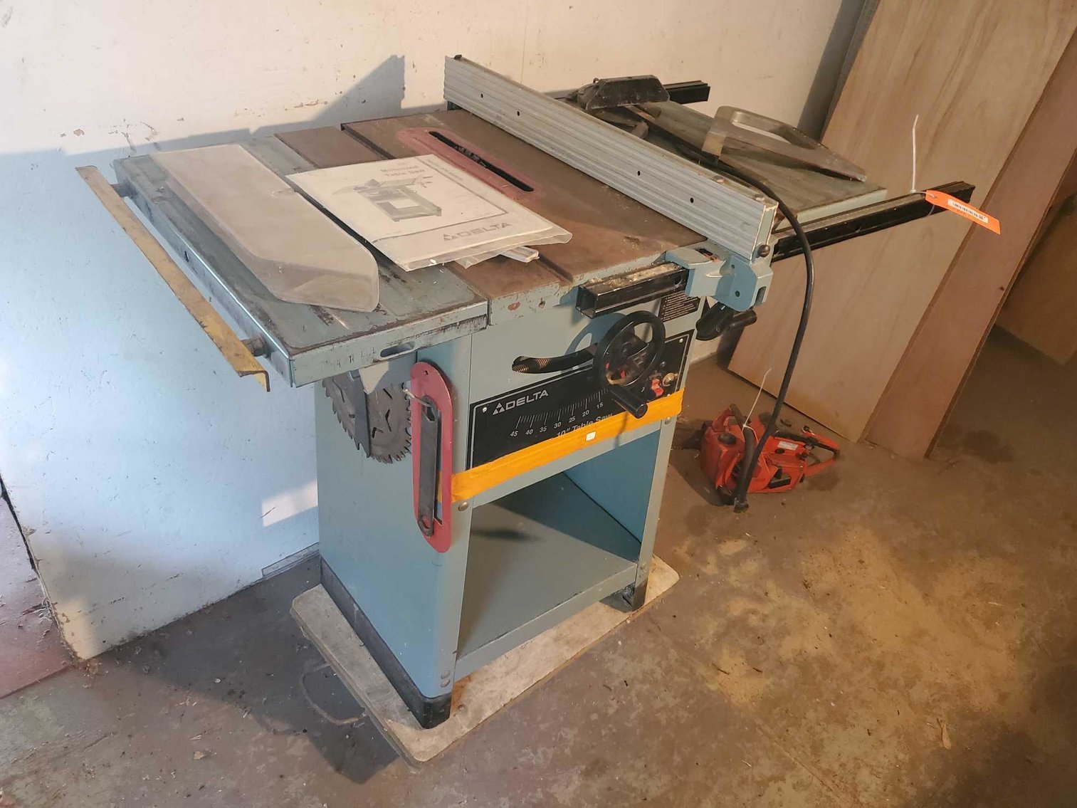 Image for Furniture, Collectibles, Riding mower