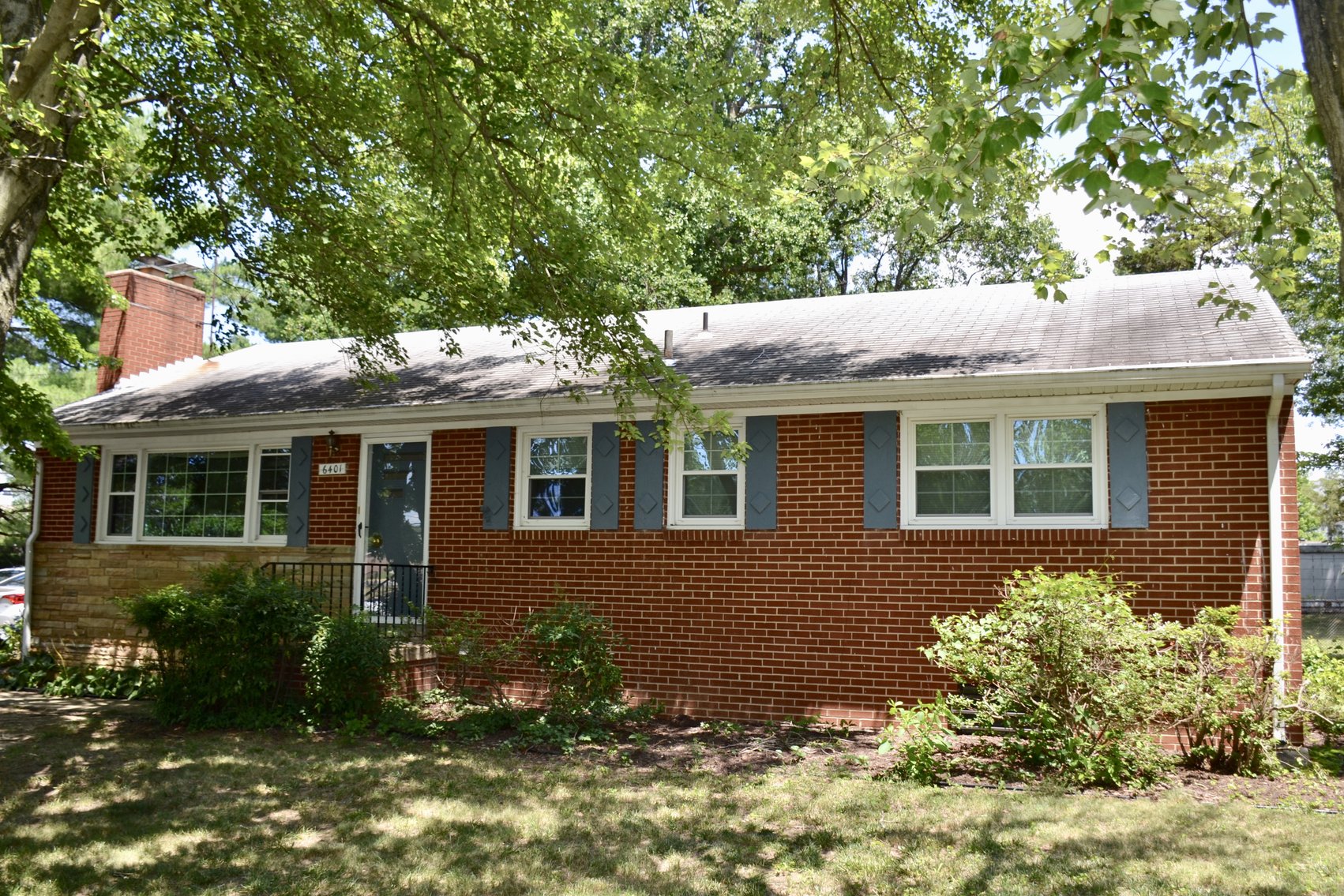 3 BR/3 BA Home w/Basement on Corner Lot in Fairfax County1.8 Miles to