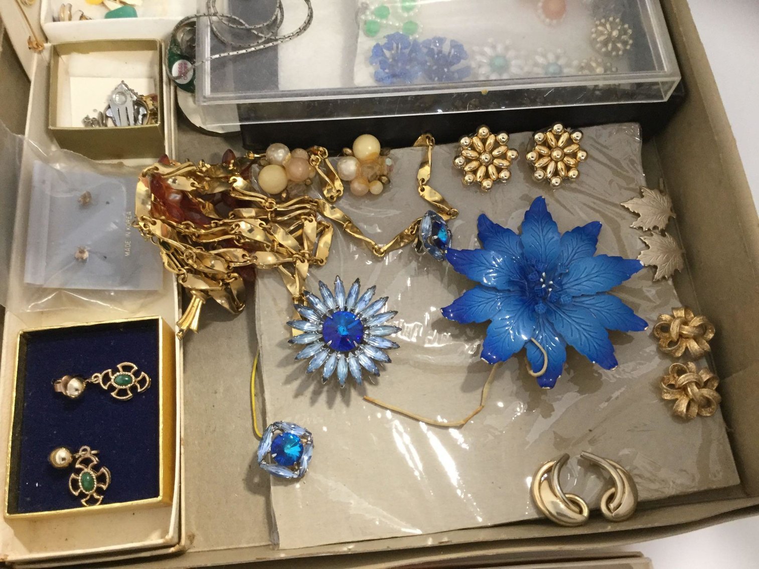 Image for Furniture, Collectibles, Household-New Building North