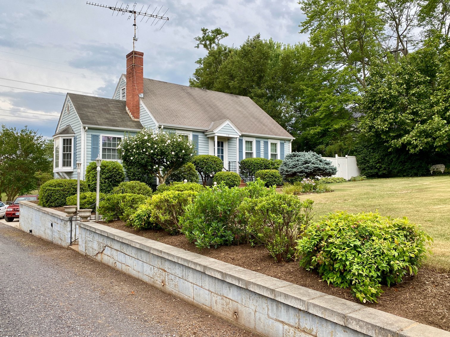 3 BR/2 BA Home w/Detached Shop/Garage on 1.8 +/ Acres in the Town of