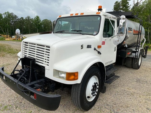 Image for Public Virtual Heavy Vehicle & Equipment Auction: Lot 67 - 2000 International 4700 Truck