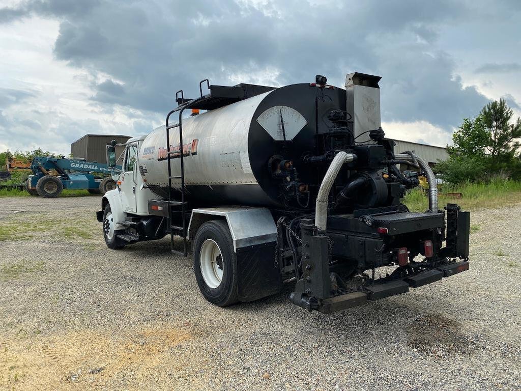 Image for Public Virtual Heavy Vehicle & Equipment Auction: Lot 67 - 2000 International 4700 Truck