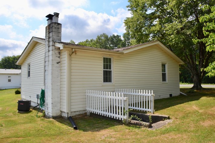 Image for 3 BR/1.5 BA Home on .8 +/- Acres Located Just off Rt. 1 in Stafford County, VA