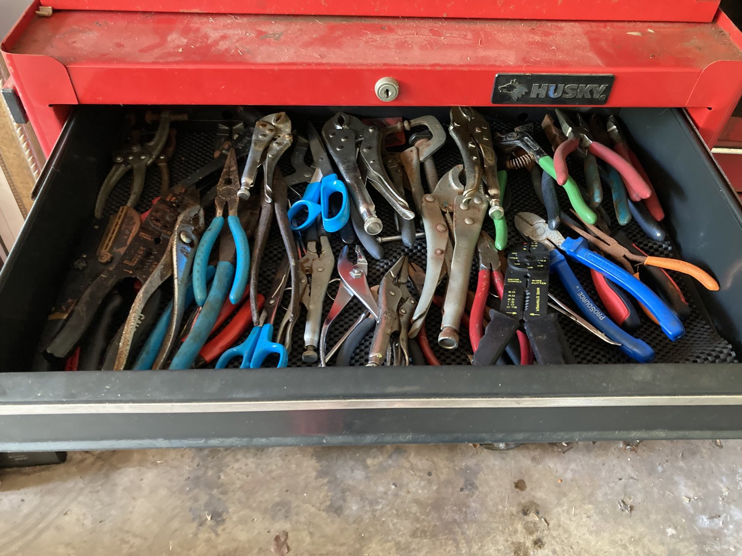 Image for 4 BEDROOM, 2 1/2 BATH, COLONIAL STYLE HOME W/ATTACHED 2 CAR GARAGE