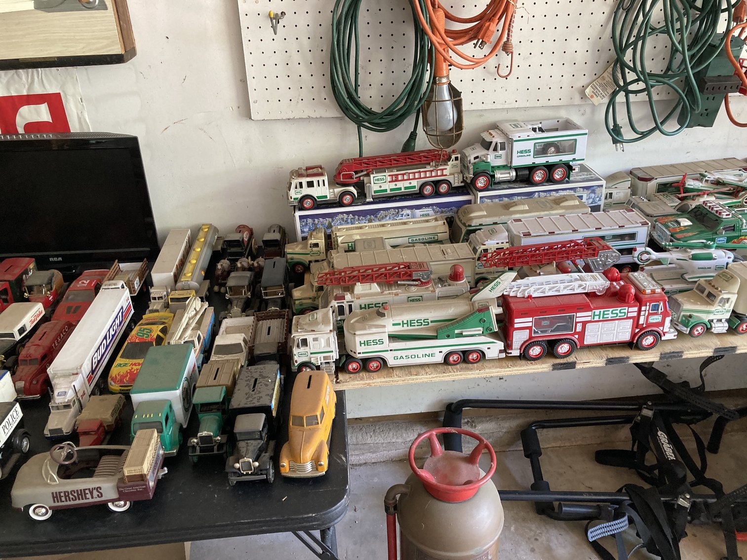 Image for 4 BEDROOM, 2 1/2 BATH, COLONIAL STYLE HOME W/ATTACHED 2 CAR GARAGE