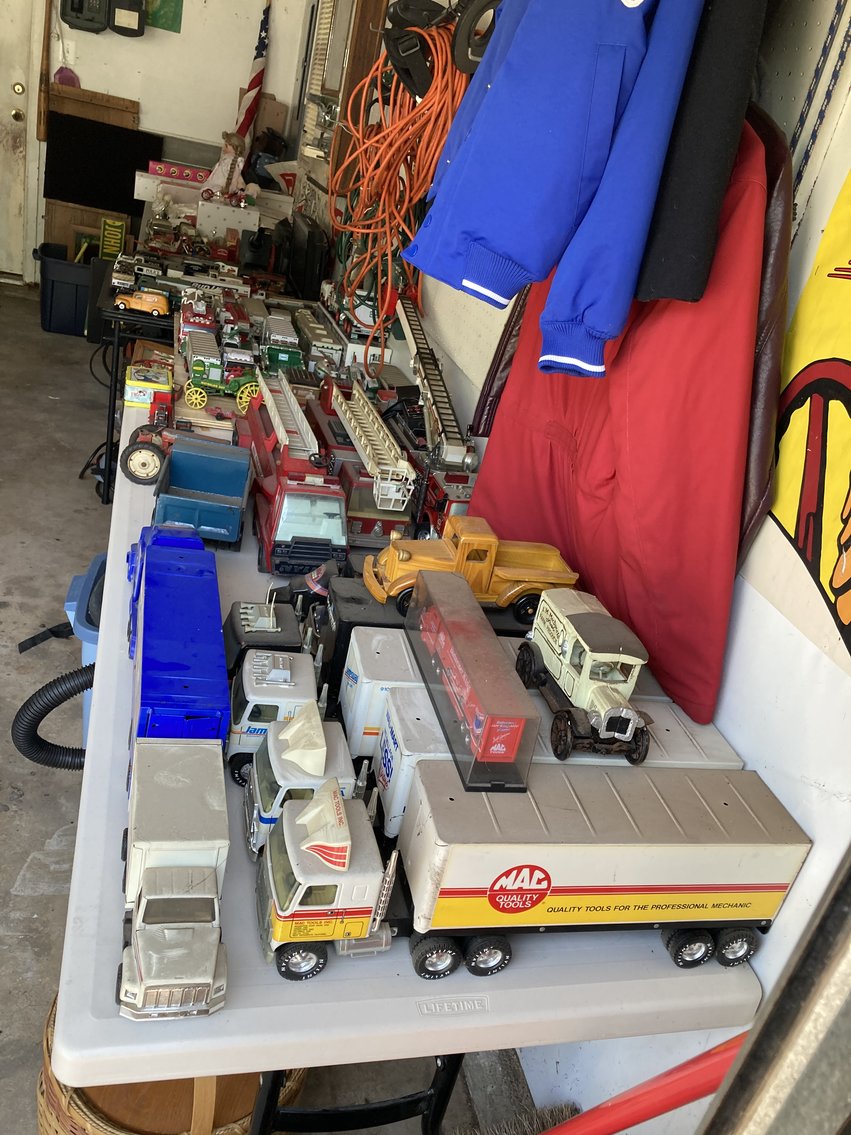 Image for 4 BEDROOM, 2 1/2 BATH, COLONIAL STYLE HOME W/ATTACHED 2 CAR GARAGE